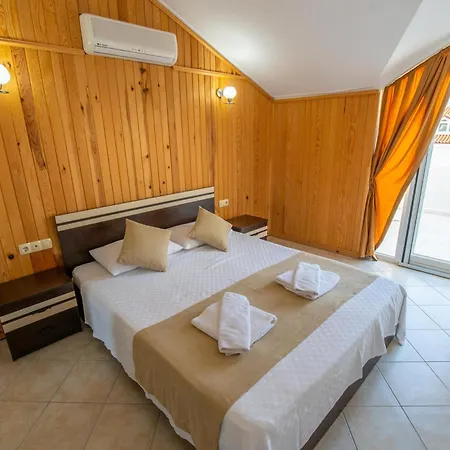 Ξενοδοχείο με διαμερίσματα Sunset Club Aqualettings Poseidon 7 *